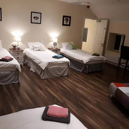 بيت ريفي Ridge-rock